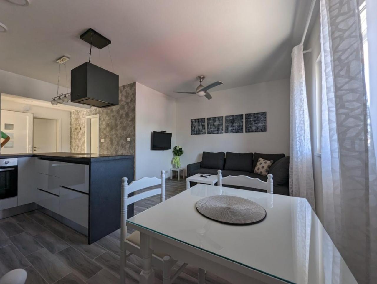 Apartman Bonaca Apartment Sibenik Bagian luar foto